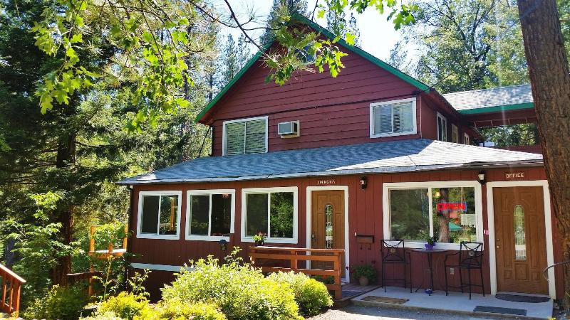 Yosemite Riverside Inn image