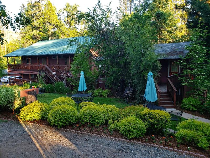 Yosemite Riverside Inn image