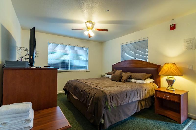 Yosemite Riverside Inn image