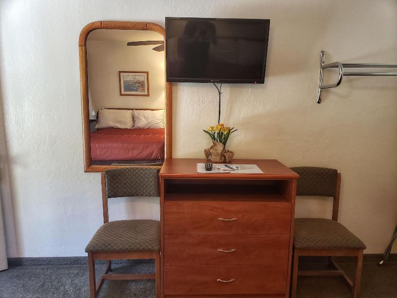 Yosemite Riverside Inn image