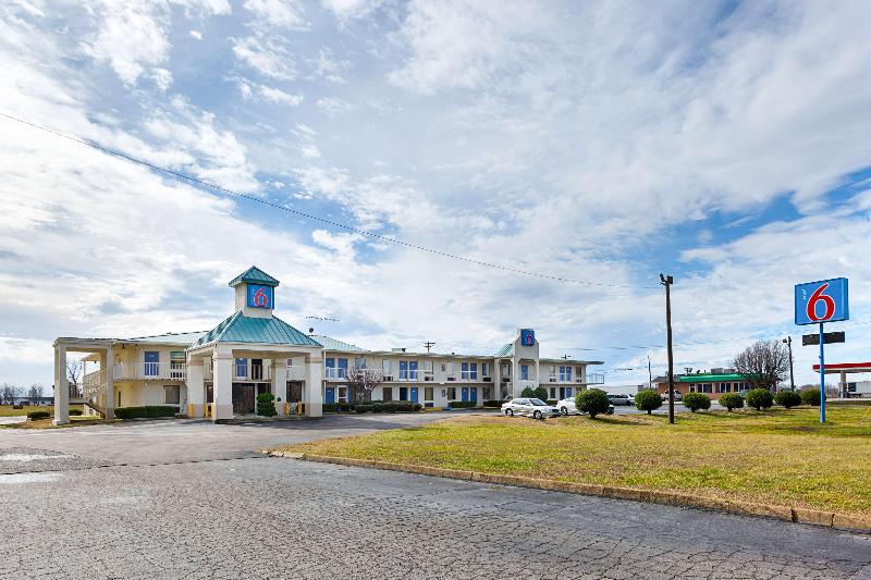 Motel 6 Bells, Tn - Brownsville GA image