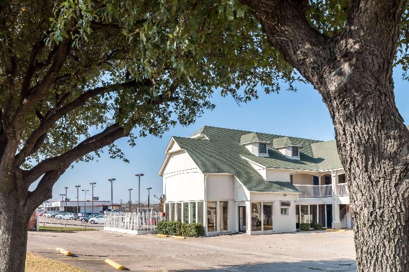 Motel 6 Fort Worth White Settlement image
