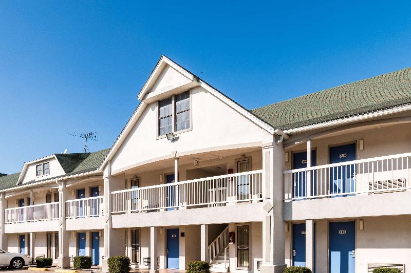 Motel 6 Fort Worth White Settlement image