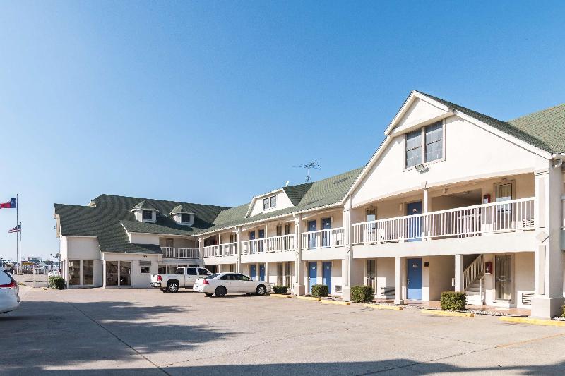 Motel 6 Fort Worth White Settlement image