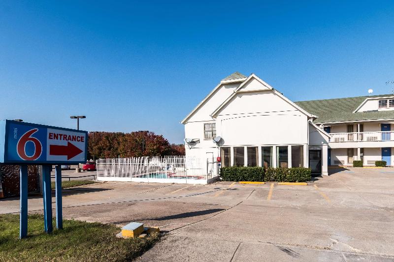 Motel 6 Fort Worth White Settlement image