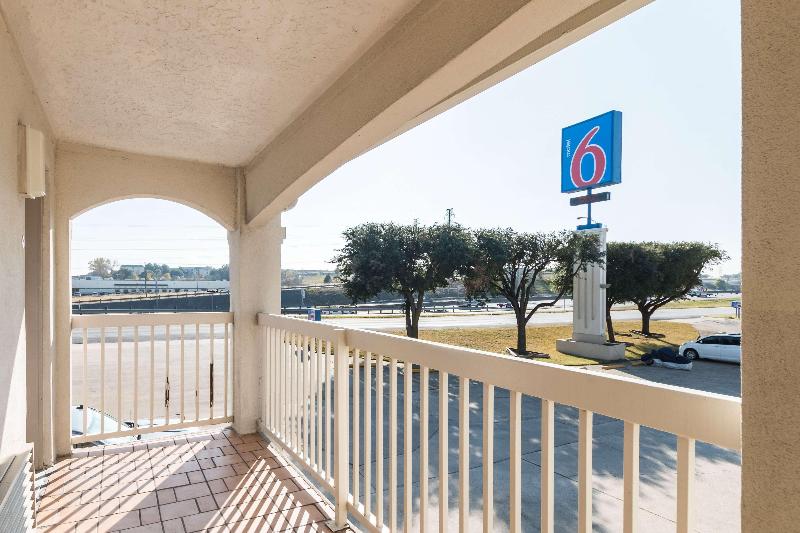 Motel 6 Fort Worth White Settlement image