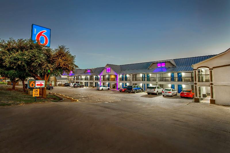 Motel 6 Fort Worth White Settlement image