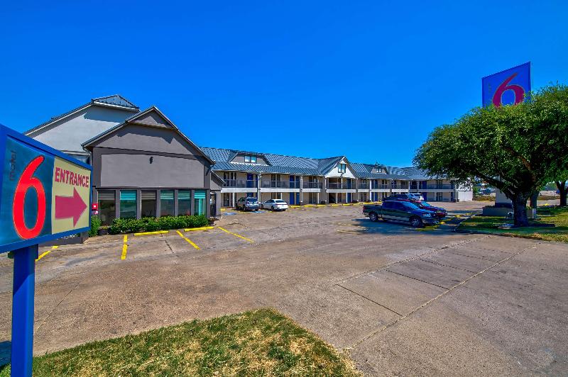 Motel 6 Fort Worth White Settlement image