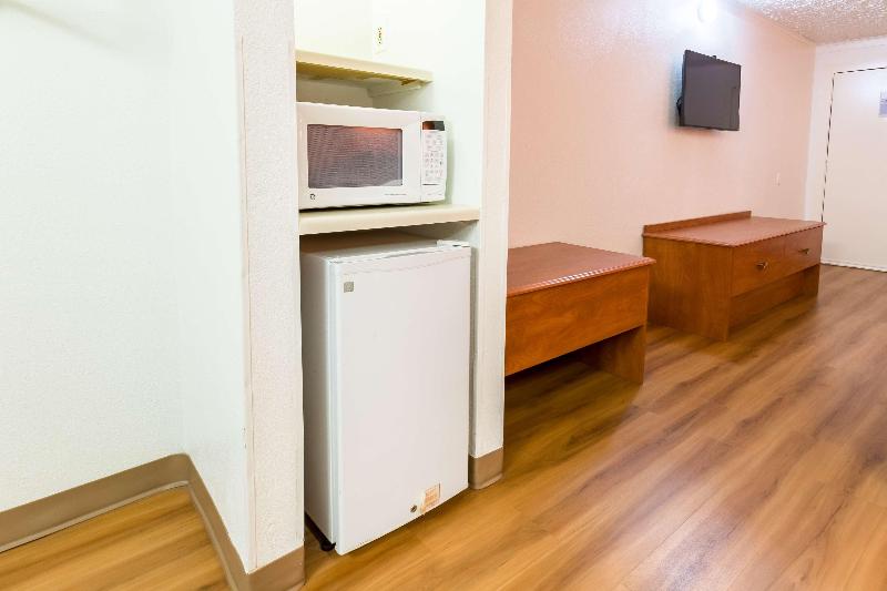 Motel 6 Fort Worth White Settlement image
