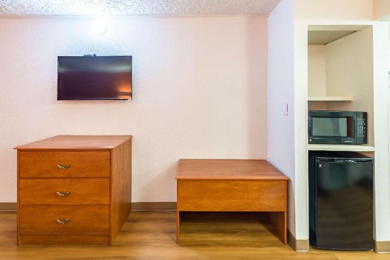 Motel 6 Fort Worth White Settlement image