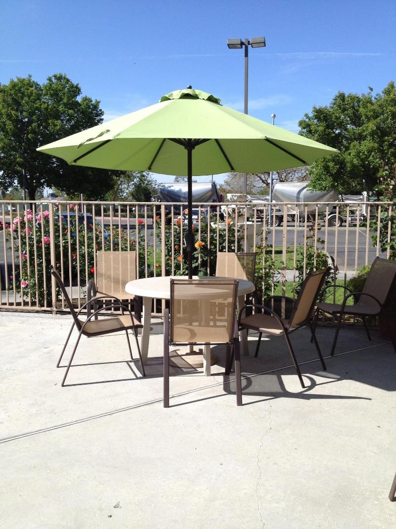Motel 6 Fresno image