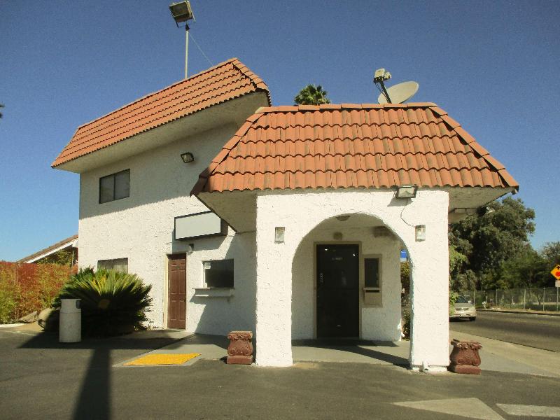 Motel 6 Fresno image