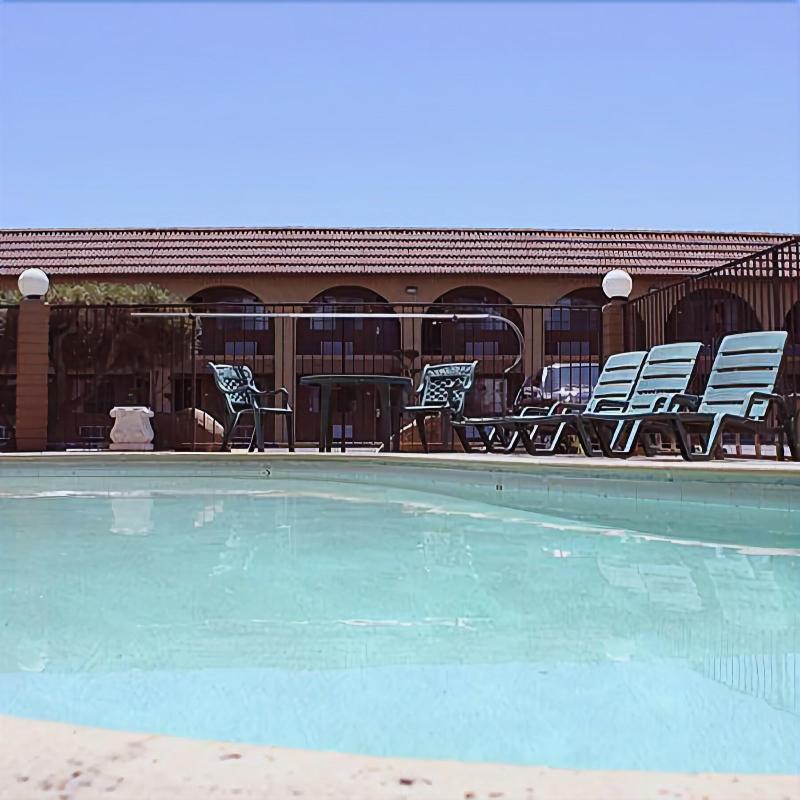 Motel 6 Fresno image