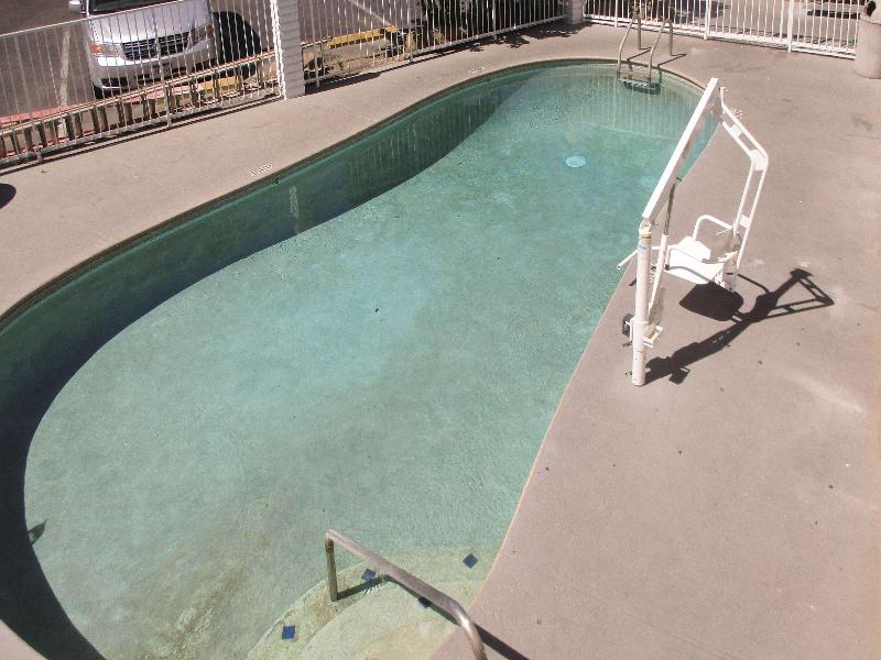 Motel 6 Fresno image
