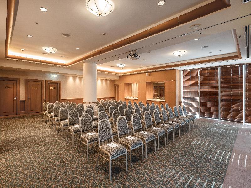 Oaks Gold Coast Hotel image