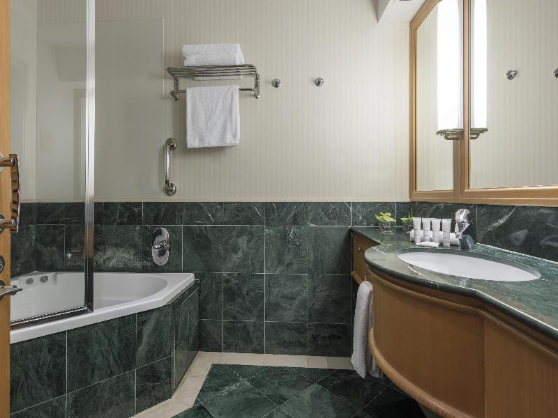 Oaks Gold Coast Hotel image