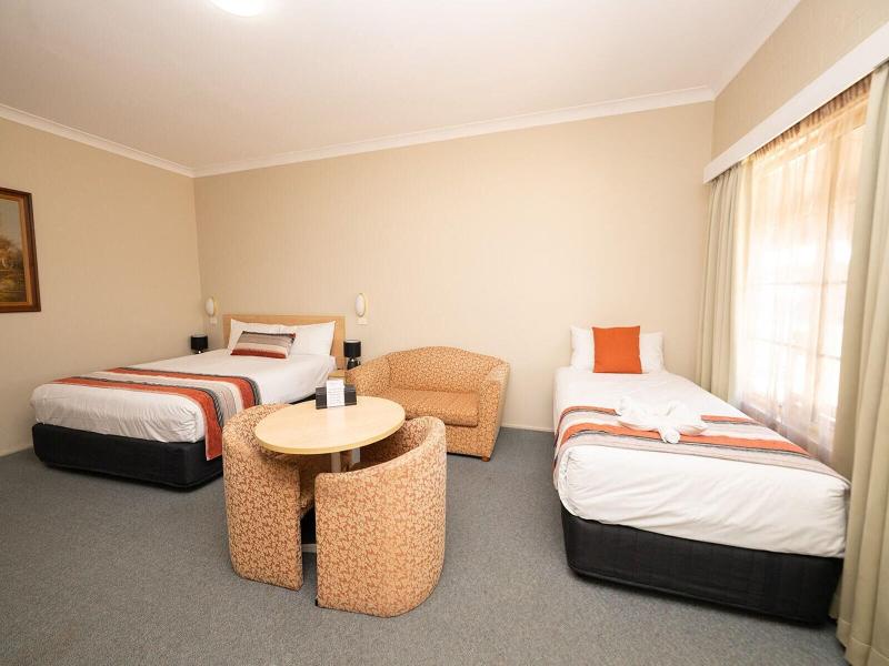 Country Gardens Motor Inn