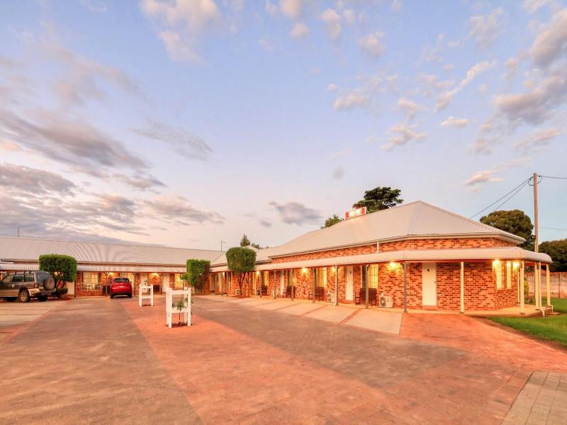 Country Gardens Motor Inn