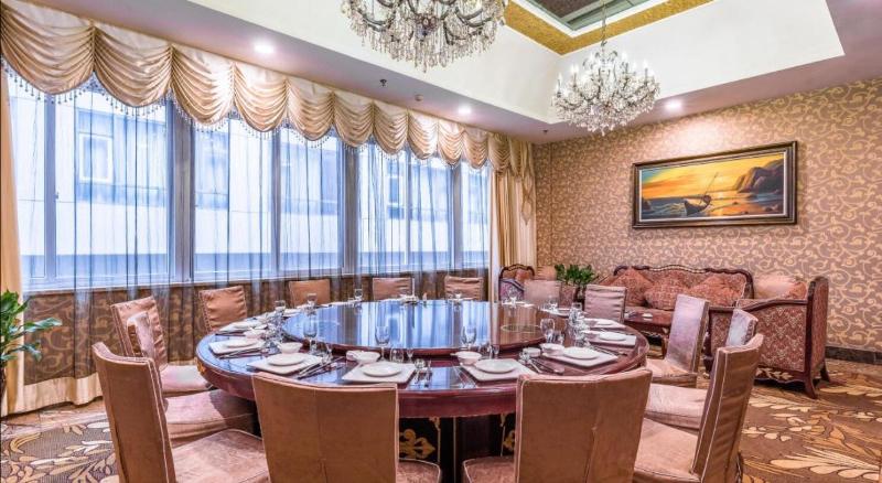 Enshi International Hotel — restaurant