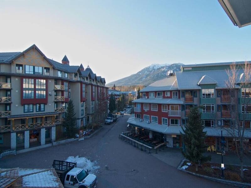 Whistler Blackcomb Vr At Town Plaza