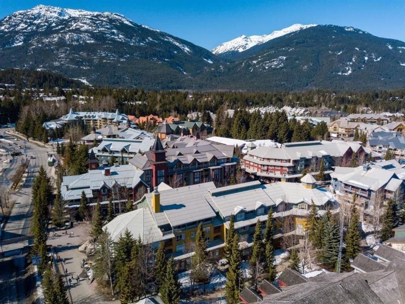 Whistler Blackcomb Vr At Town Plaza