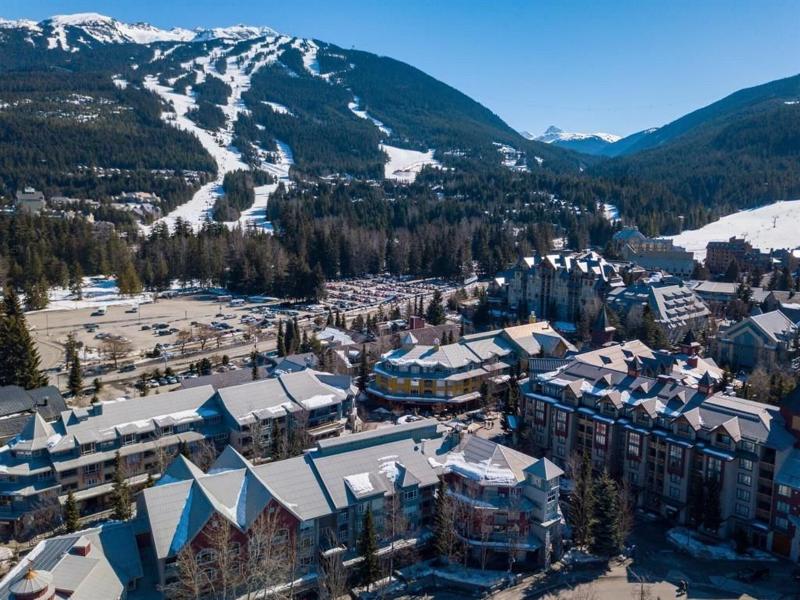 Whistler Blackcomb Vr At Town Plaza