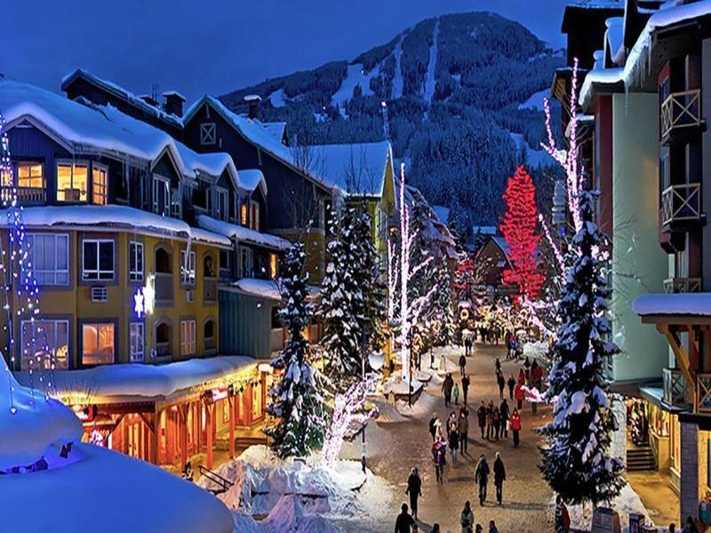 Whistler Blackcomb Vr At Town Plaza
