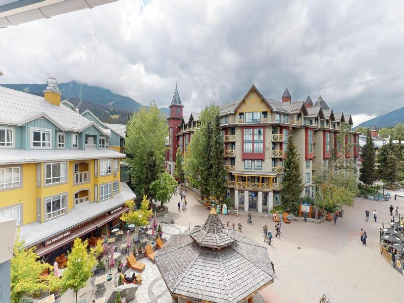 Whistler Blackcomb Vr At Town Plaza