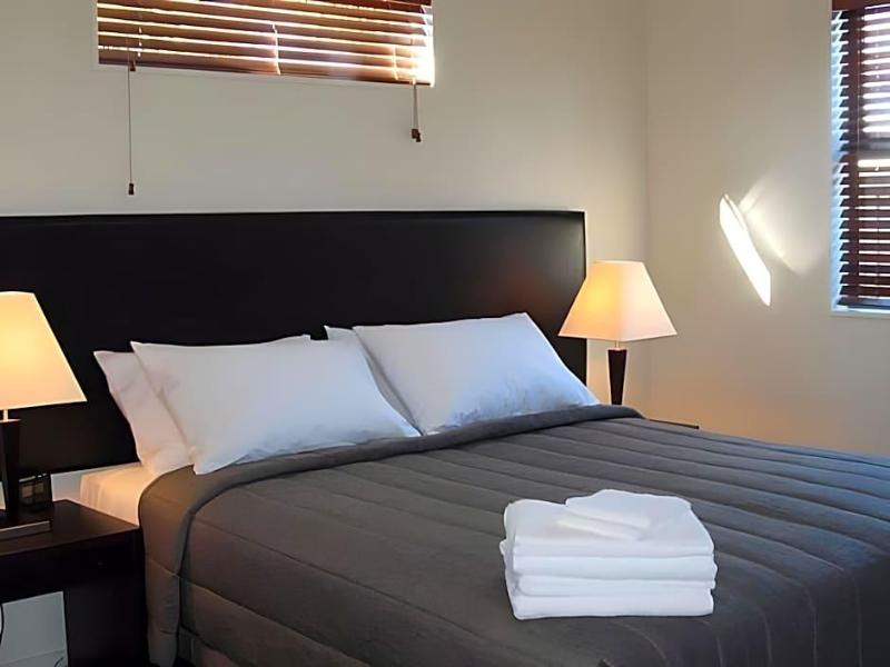 Pegasus Gateway Motels And Apartments image