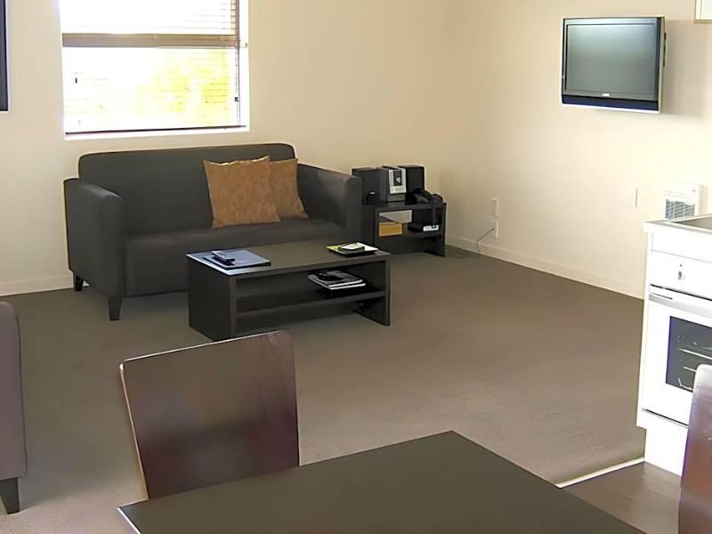 Pegasus Gateway Motels And Apartments image
