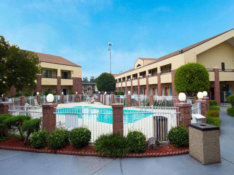Magnuson Hotel Virginia Beach image