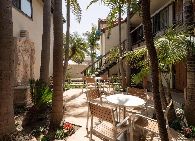 Franciscan Inn Suites photo 2