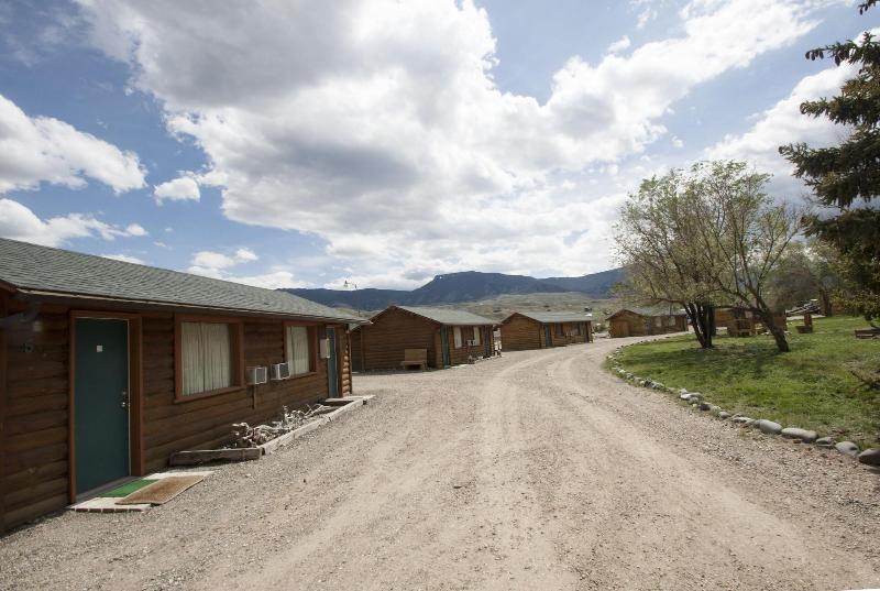 Yellowstone Valley Inn image