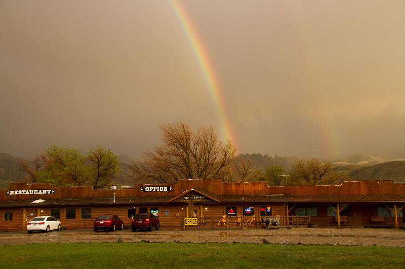 Yellowstone Valley Inn image