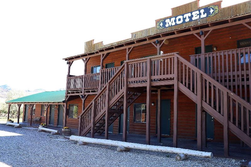 Yellowstone Valley Inn image