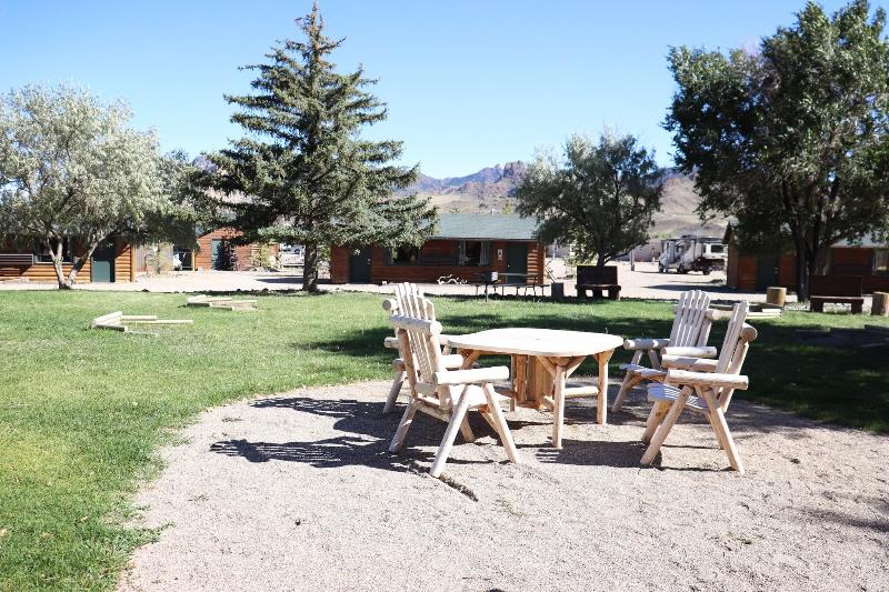 Yellowstone Valley Inn image