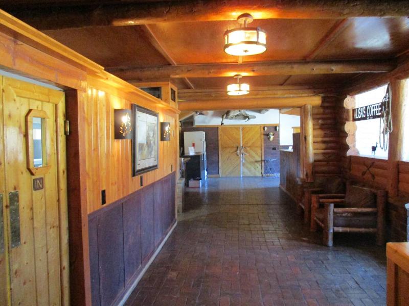Yellowstone Valley Inn image