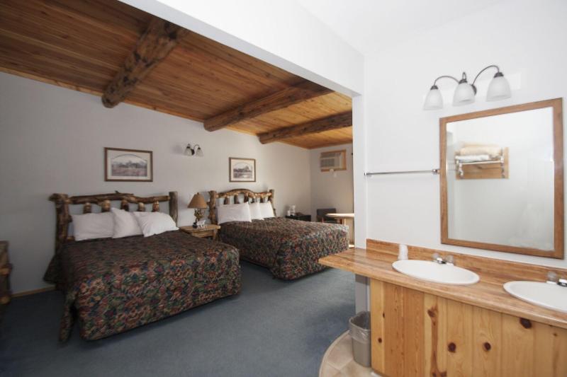 Yellowstone Valley Inn image