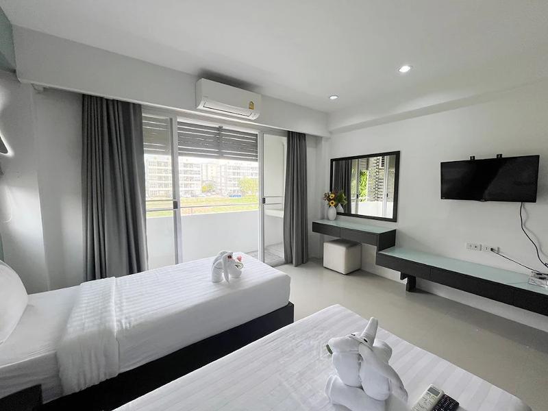 Ruan Plaisoi Apartment by ZUZU image