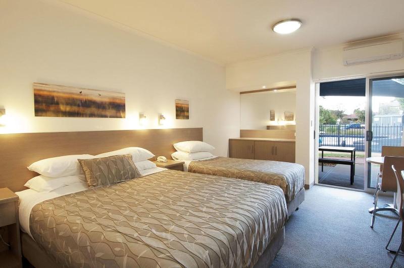 Loxton Community Hotel Motel image