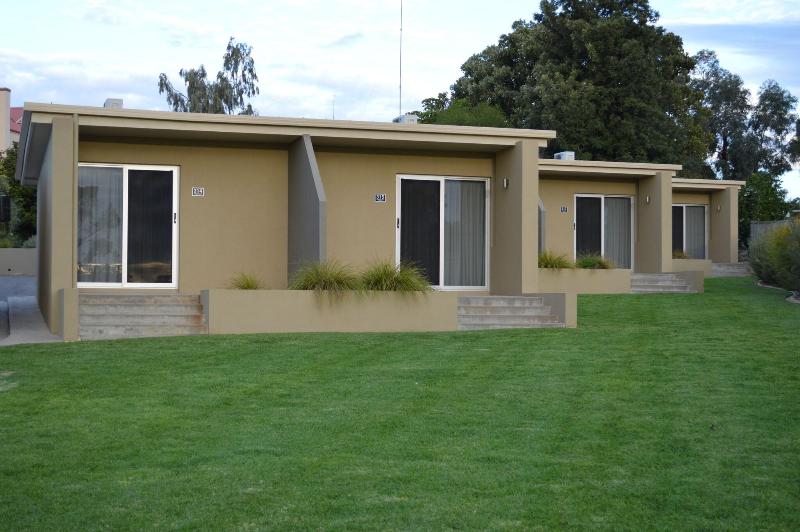 Loxton Community Hotel Motel image