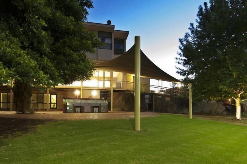 Loxton Community Hotel Motel image