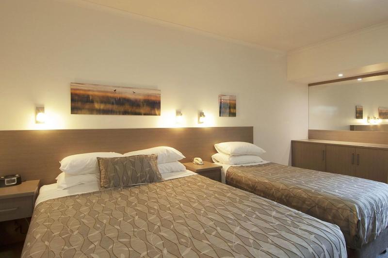 Loxton Community Hotel Motel image