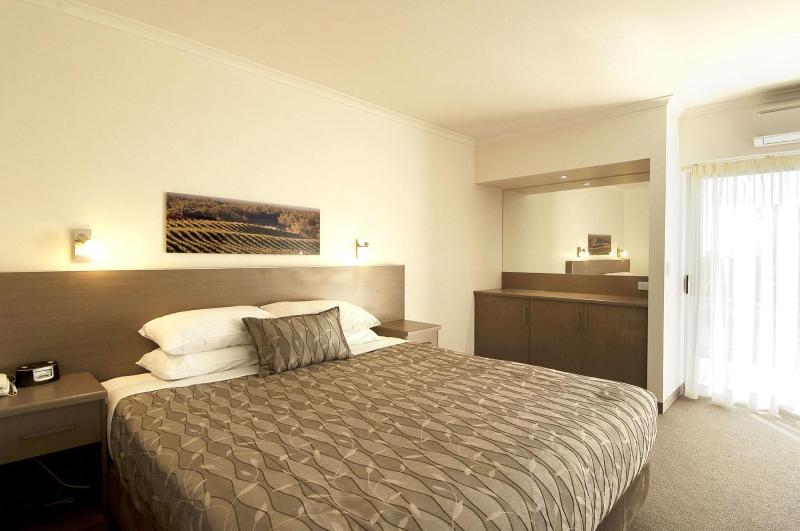 Loxton Community Hotel Motel image