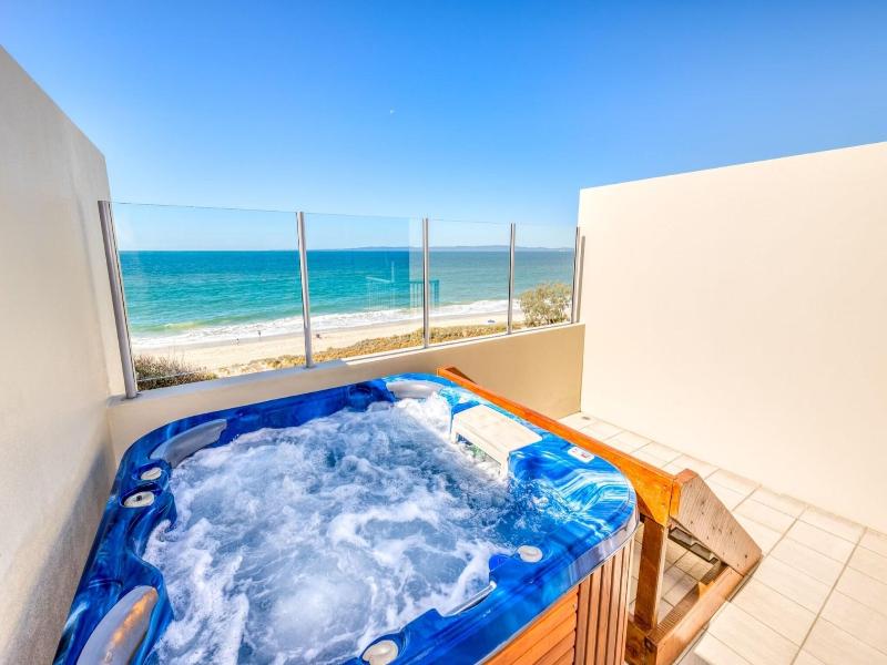 On The Beach Resort Bribie Island image