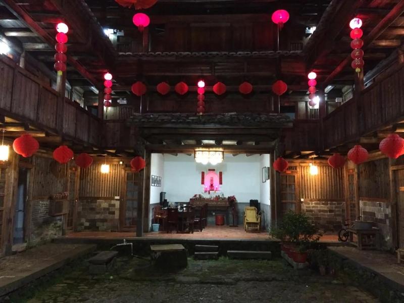 NANJING TULOU QINGDELOU INN