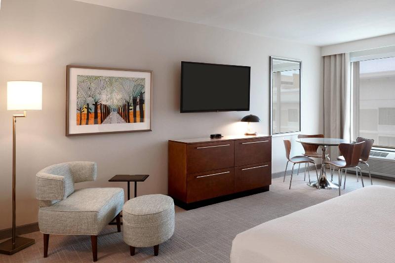 Towneplace Suites By Marriott Orlando Downtown image