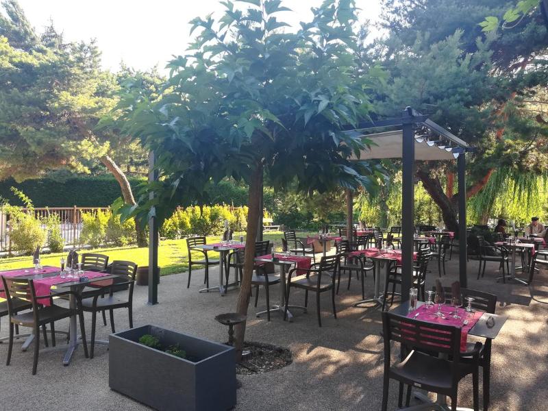 Logis Hôtel Le Lac — general view