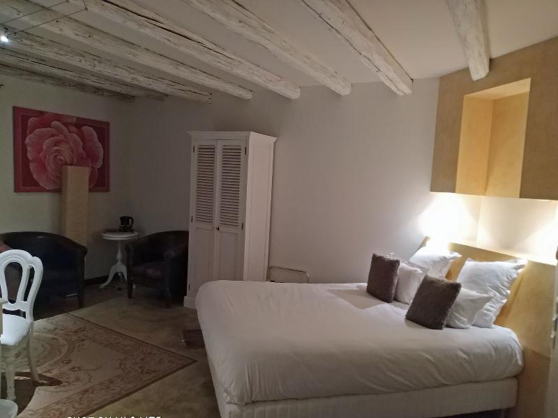 Logis Hôtel Les Pages Rest. Le Petit Comptoir image