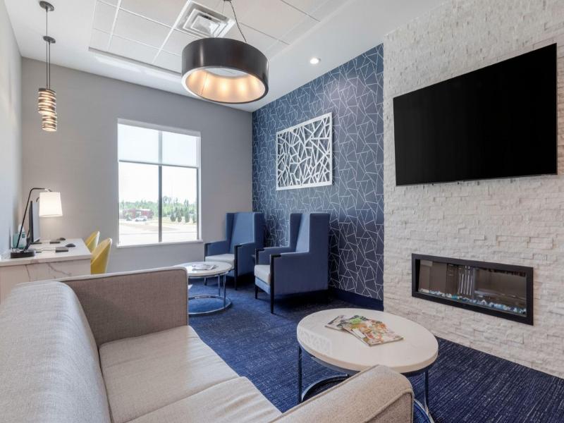 Holiday Inn Exprs & Sui Choctaw-Oklahoma City East image 5